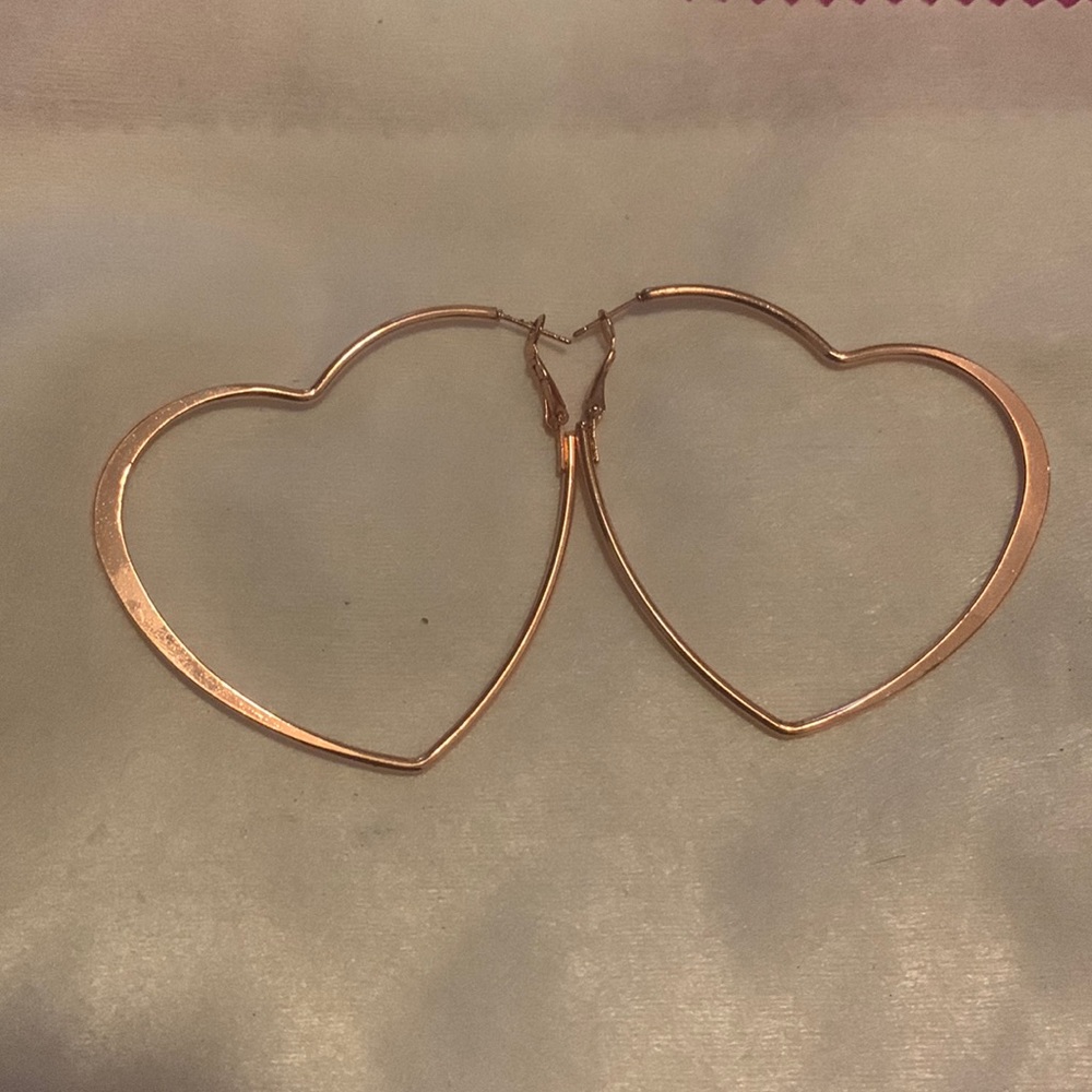 NEW rose gold heart earrings